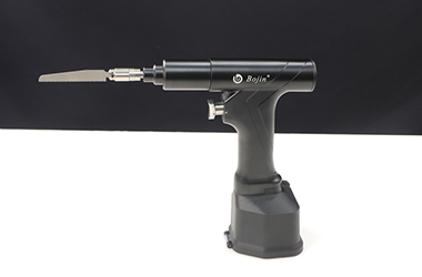 المناشير الترددية: الدليل النهائي لأدوات القطع المتنوعة